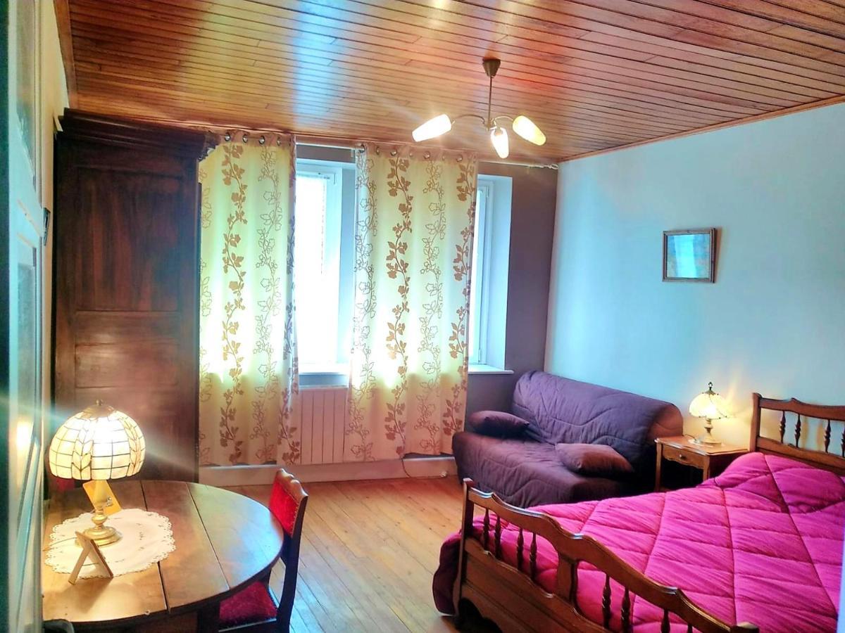 Maison Confortable Avec Vue Sur La Montagne A Charix Εξωτερικό φωτογραφία